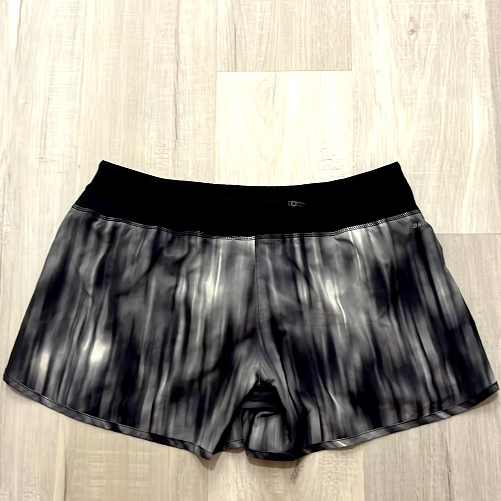 nike shorts - Picture 2 of 4